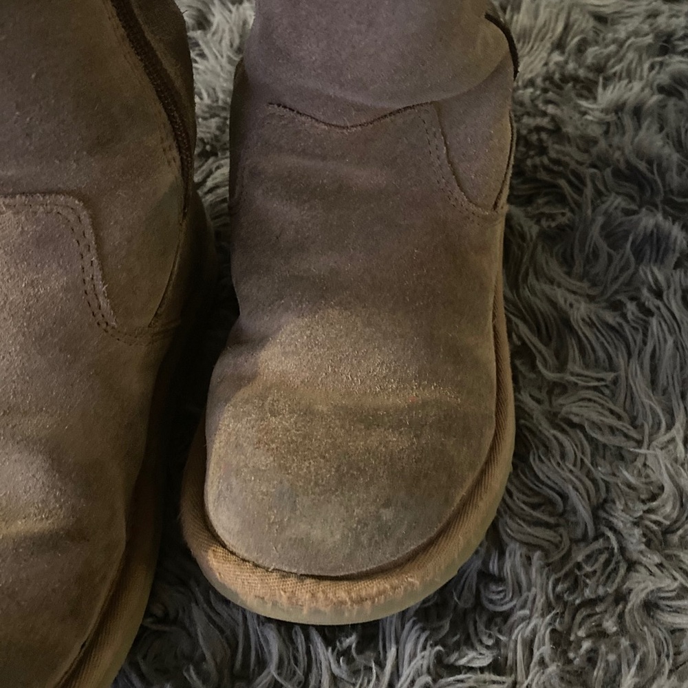 Girls Size 1 Tall Ugg Boots - Picture 5 of 11